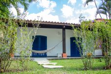 Casa em São Sebastião - Casa com Wi-Fi e churrasq perto da praia de Guaecá