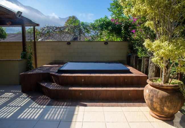 Casa em São Sebastião - Casa c Wi-Fi, jacuzzi e churrasqueira em Guaecá/SP Casa em São Sebastião - Casa c Wi-Fi, jacuzzi e churrasqueira em Guaecá/SP