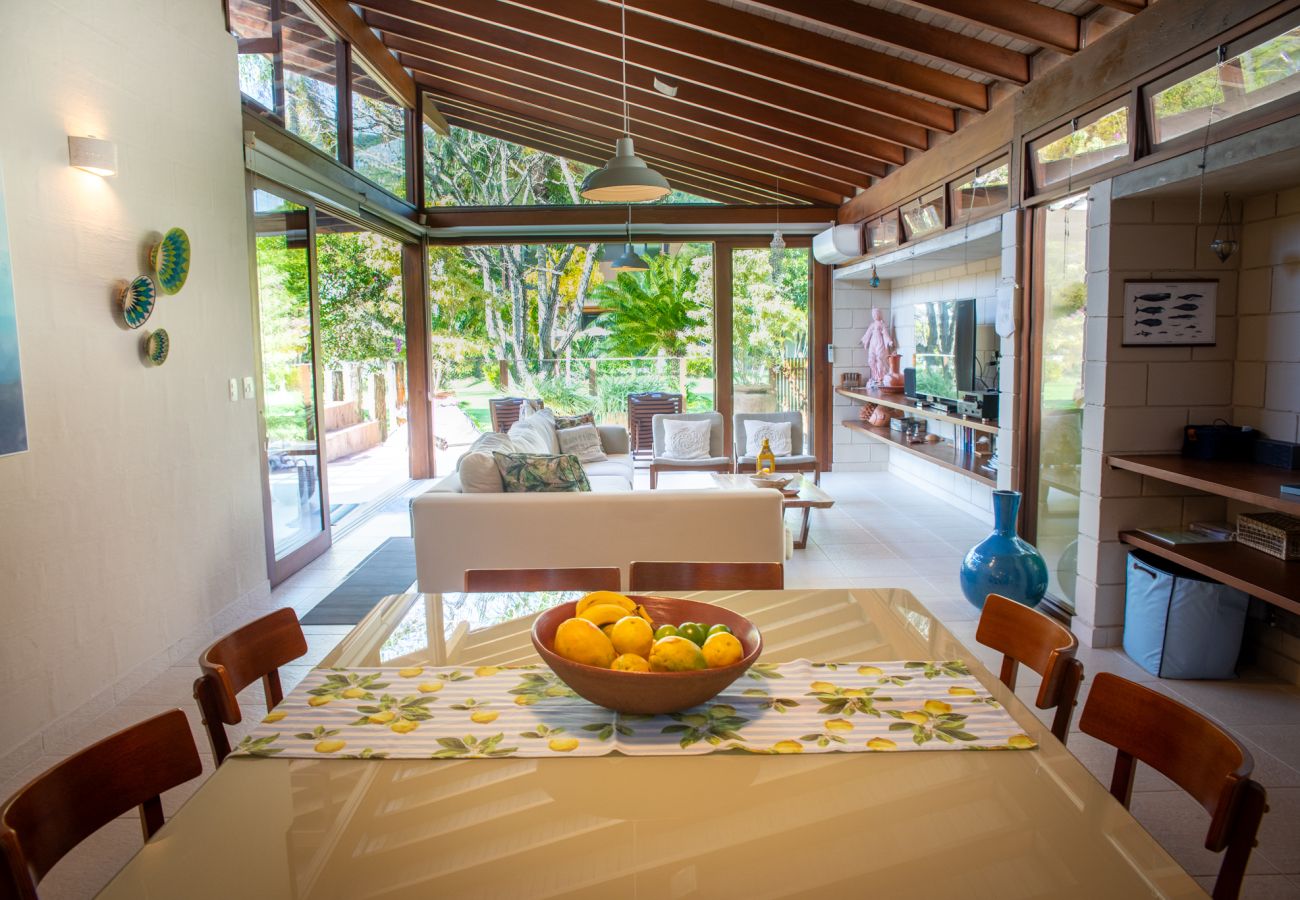 Casa em São Sebastião - Casa c Wi-Fi, jacuzzi e churrasqueira em Guaecá/SP Casa em São Sebastião - Casa c Wi-Fi, jacuzzi e churrasqueira em Guaecá/SP