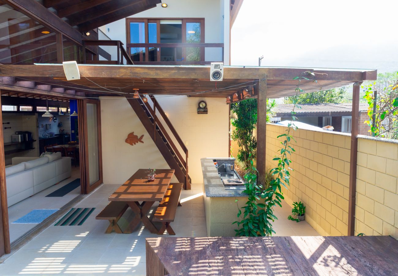 Casa em São Sebastião - Casa c Wi-Fi, jacuzzi e churrasqueira em Guaecá/SP Casa em São Sebastião - Casa c Wi-Fi, jacuzzi e churrasqueira em Guaecá/SP