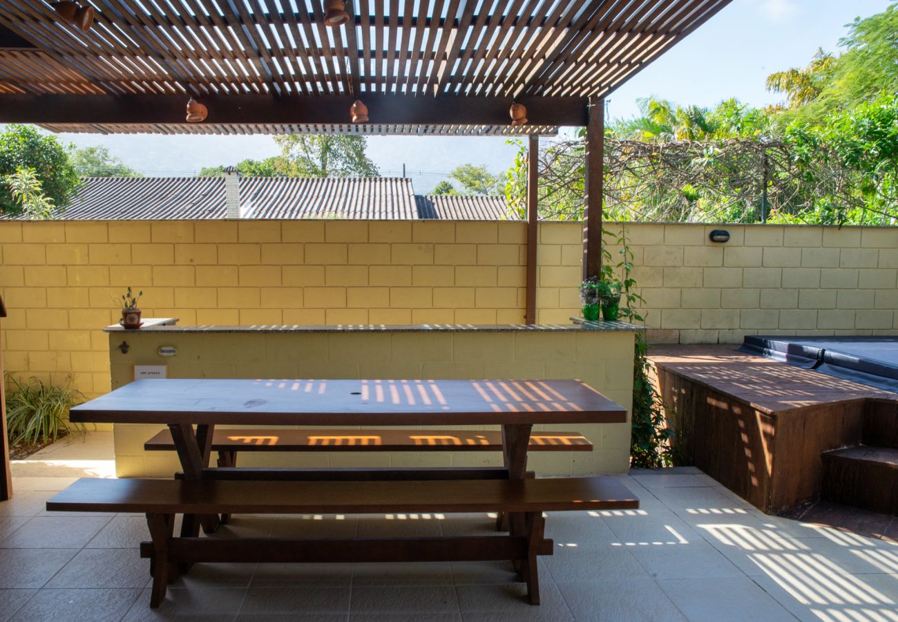 Casa em São Sebastião - Casa c Wi-Fi, jacuzzi e churrasqueira em Guaecá/SP Casa em São Sebastião - Casa c Wi-Fi, jacuzzi e churrasqueira em Guaecá/SP