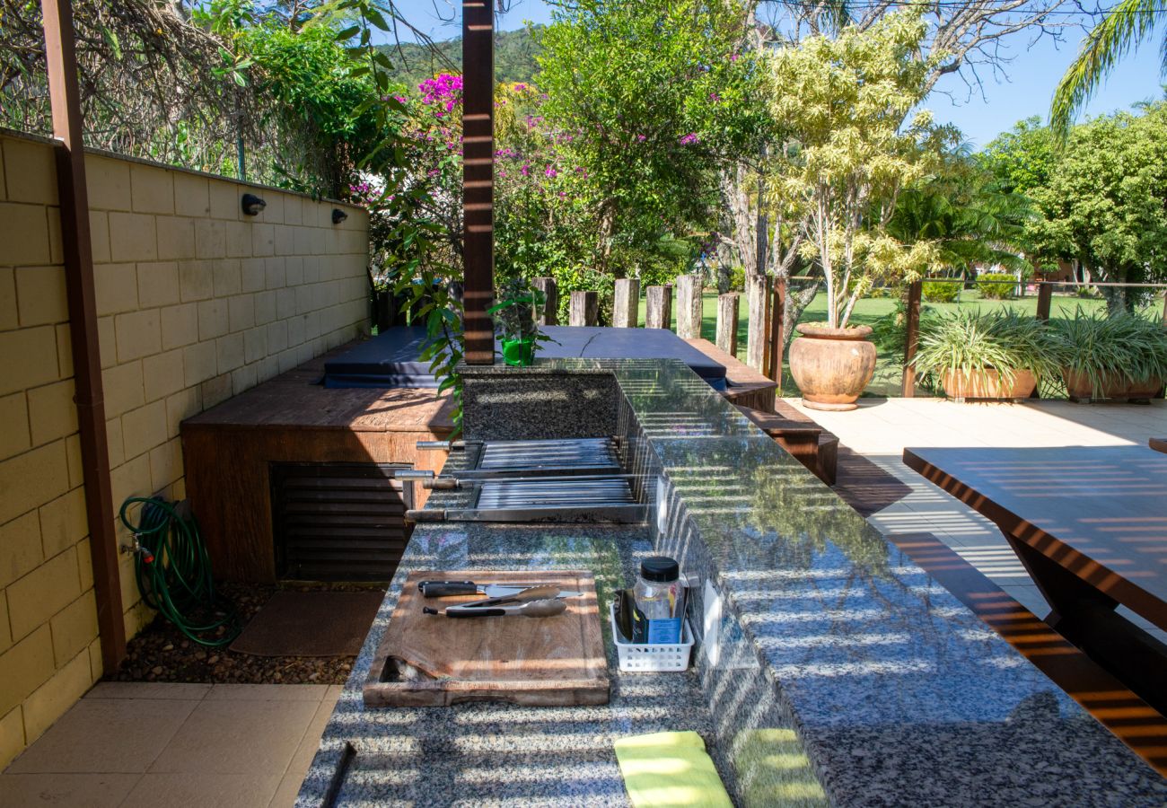 Casa em São Sebastião - Casa c Wi-Fi, jacuzzi e churrasqueira em Guaecá/SP Casa em São Sebastião - Casa c Wi-Fi, jacuzzi e churrasqueira em Guaecá/SP