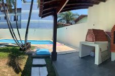Casa em Peruíbe - Casa com piscinas a 15 min da praia em Peruíbe