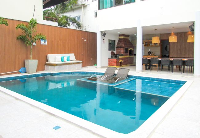 Apartamento em Porto Seguro - Apto c piscina e WiFi a 150m da Praia de Mundaí/BA