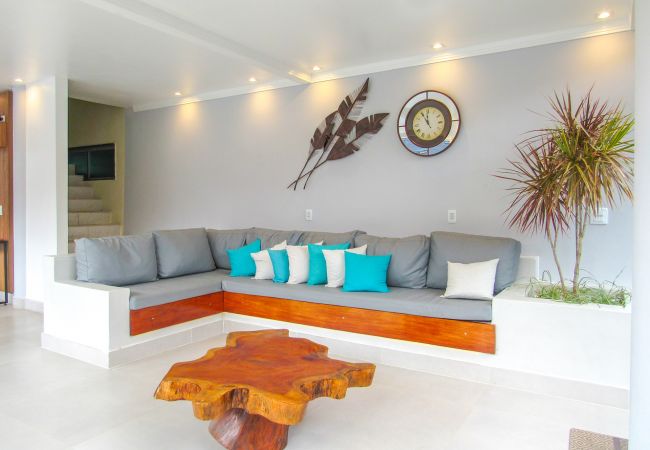 Apartamento em Porto Seguro - Apto c piscina e WiFi a 150m da Praia de Mundaí/BA Apartamento em Porto Seguro - Apto c piscina e WiFi a 150m da Praia de Mundaí/BA