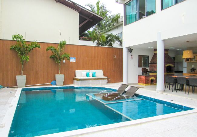 Apartamento em Porto Seguro - Apto c piscina e WiFi a 150m da Praia de Mundaí/BA Apartamento em Porto Seguro - Apto c piscina e WiFi a 150m da Praia de Mundaí/BA