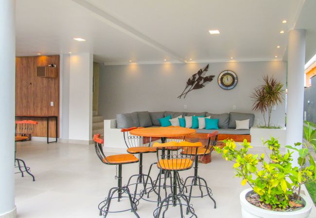 Apartamento em Porto Seguro - Apto c piscina e WiFi a 150m da Praia de Mundaí/BA Apartamento em Porto Seguro - Apto c piscina e WiFi a 150m da Praia de Mundaí/BA