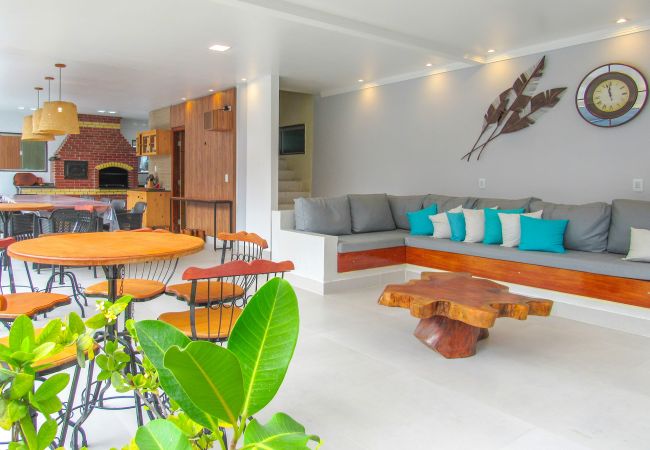 Apartamento em Porto Seguro - Apto c piscina e WiFi a 150m da Praia de Mundaí/BA Apartamento em Porto Seguro - Apto c piscina e WiFi a 150m da Praia de Mundaí/BA