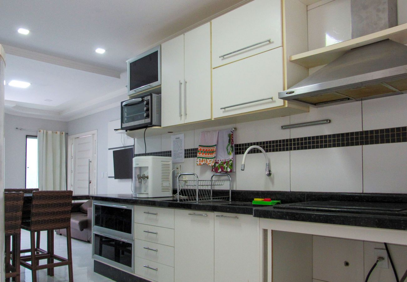 Apartamento em Porto Seguro - Apto c piscina e WiFi a 150m da Praia de Mundaí/BA Apartamento em Porto Seguro - Apto c piscina e WiFi a 150m da Praia de Mundaí/BA