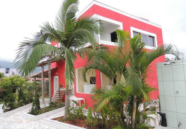 Quarto em Caraguatatuba - Suíte 1 com piscina e wi-fi em Caraguatatuba Quarto em Caraguatatuba - Suíte 1 com piscina e wi-fi em Caraguatatuba