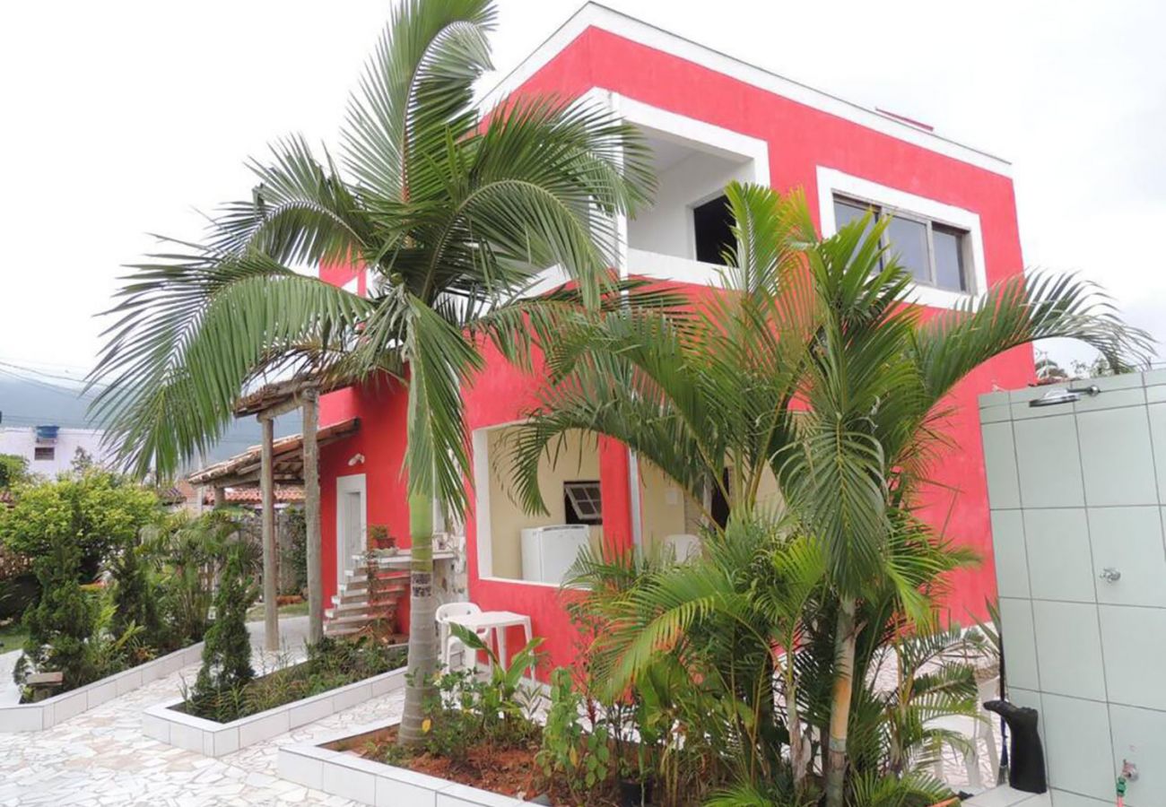 Quarto em Caraguatatuba - Suíte 1 com piscina e wi-fi em Caraguatatuba Quarto em Caraguatatuba - Suíte 1 com piscina e wi-fi em Caraguatatuba