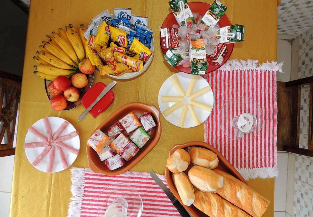 Quarto em Caraguatatuba - Suíte 3 com piscina e wi-fi em Caraguatatuba Quarto em Caraguatatuba - Suíte 3 com piscina e wi-fi em Caraguatatuba