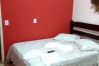Quarto em Caraguatatuba - Suíte 7 com piscina e wi-fi em Caraguatatuba Quarto em Caraguatatuba - Suíte 7 com piscina e wi-fi em Caraguatatuba