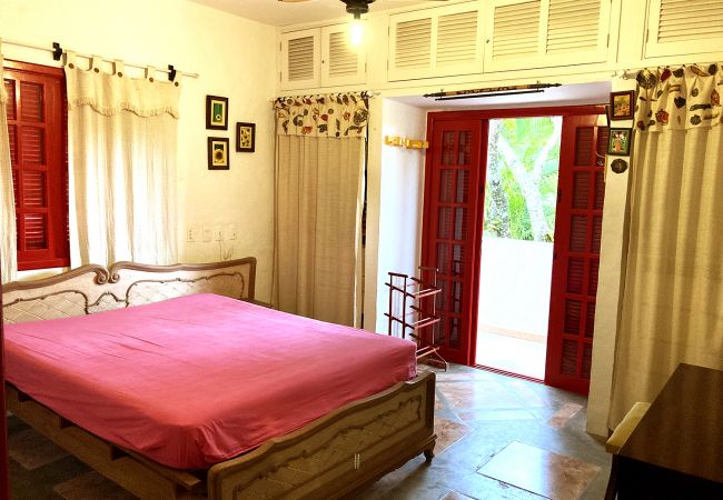 Casa em São Sebastião - Casa com muito lazer a 100m da Praia de Guaecá/SP Casa em São Sebastião - Casa com muito lazer a 100m da Praia de Guaecá/SP