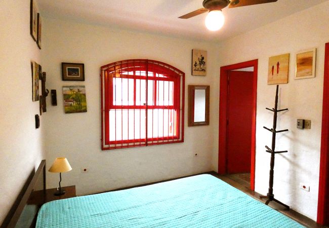 Casa em São Sebastião - Casa com muito lazer a 100m da Praia de Guaecá/SP Casa em São Sebastião - Casa com muito lazer a 100m da Praia de Guaecá/SP