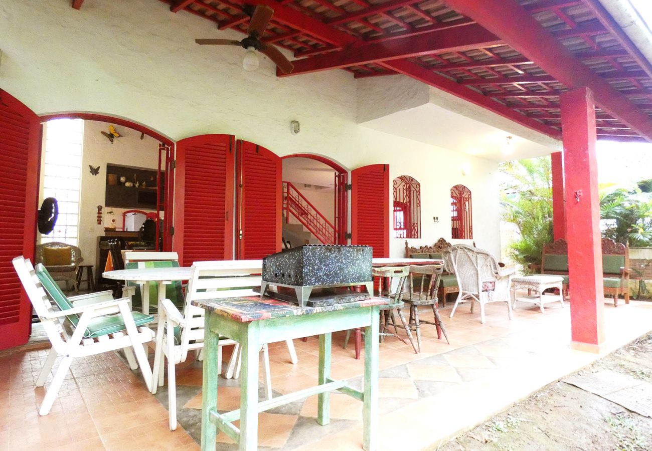 Casa em São Sebastião - Casa com muito lazer a 100m da Praia de Guaecá/SP Casa em São Sebastião - Casa com muito lazer a 100m da Praia de Guaecá/SP