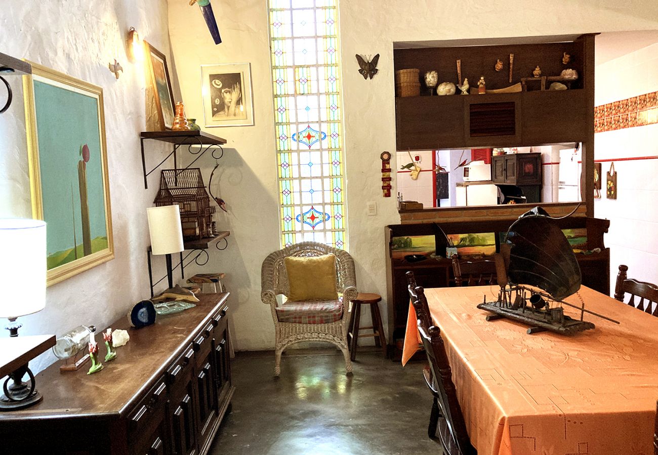 Casa em São Sebastião - Casa com muito lazer a 100m da Praia de Guaecá/SP Casa em São Sebastião - Casa com muito lazer a 100m da Praia de Guaecá/SP