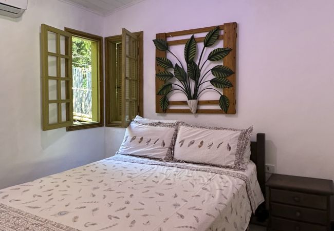 Casa em Ilhabela - Ilhabela: refúgio na natureza c/ vista espetacular Casa em Ilhabela - Ilhabela: refúgio na natureza c/ vista espetacular