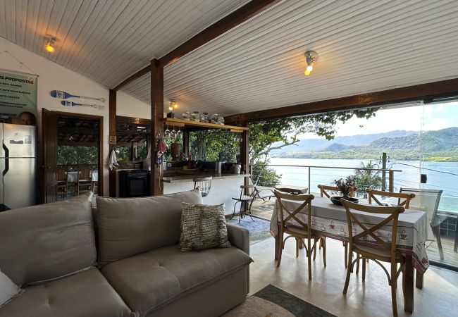 Casa em Ilhabela - Ilhabela: refúgio na natureza c/ vista espetacular Casa em Ilhabela - Ilhabela: refúgio na natureza c/ vista espetacular