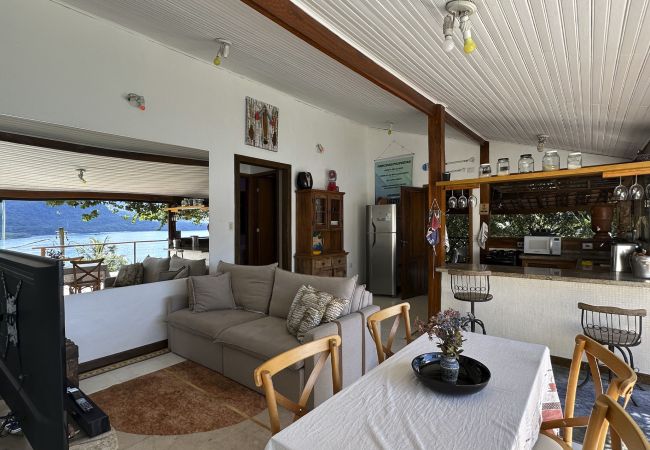 Casa em Ilhabela - Ilhabela: refúgio na natureza c/ vista espetacular Casa em Ilhabela - Ilhabela: refúgio na natureza c/ vista espetacular