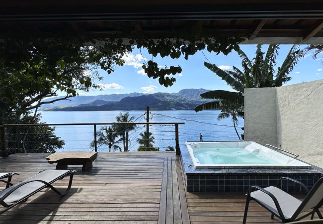 Casa em Ilhabela - Ilhabela: refúgio na natureza c/ vista espetacular Casa em Ilhabela - Ilhabela: refúgio na natureza c/ vista espetacular