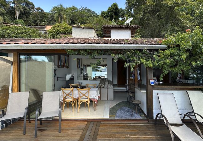 Casa em Ilhabela - Ilhabela: refúgio na natureza c/ vista espetacular Casa em Ilhabela - Ilhabela: refúgio na natureza c/ vista espetacular