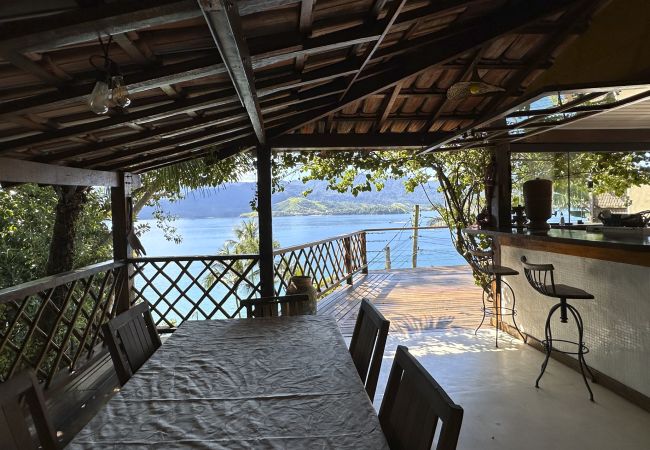 Casa em Ilhabela - Ilhabela: refúgio na natureza c/ vista espetacular Casa em Ilhabela - Ilhabela: refúgio na natureza c/ vista espetacular