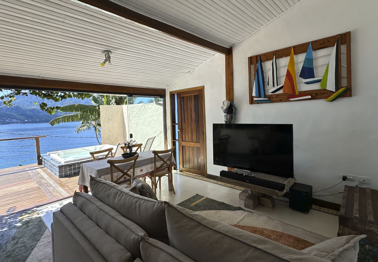 Casa em Ilhabela - Ilhabela: refúgio na natureza c/ vista espetacular Casa em Ilhabela - Ilhabela: refúgio na natureza c/ vista espetacular