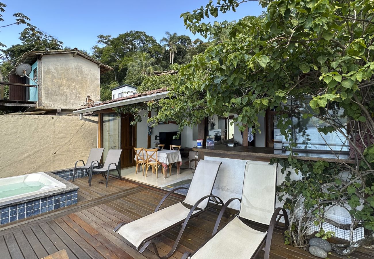 Casa em Ilhabela - Ilhabela: refúgio na natureza c/ vista espetacular Casa em Ilhabela - Ilhabela: refúgio na natureza c/ vista espetacular