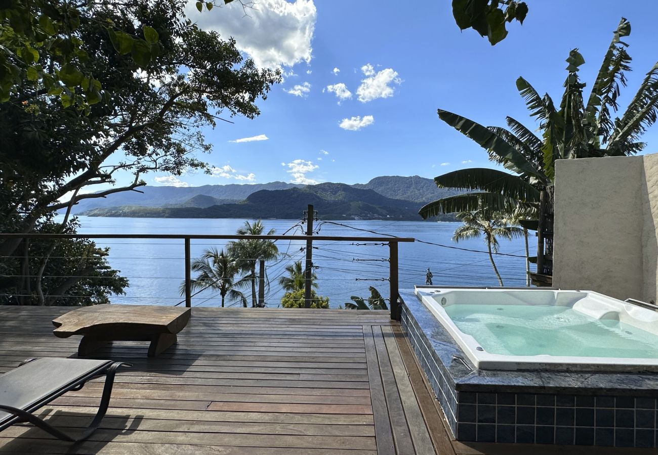 Casa em Ilhabela - Ilhabela: refúgio na natureza c/ vista espetacular Casa em Ilhabela - Ilhabela: refúgio na natureza c/ vista espetacular