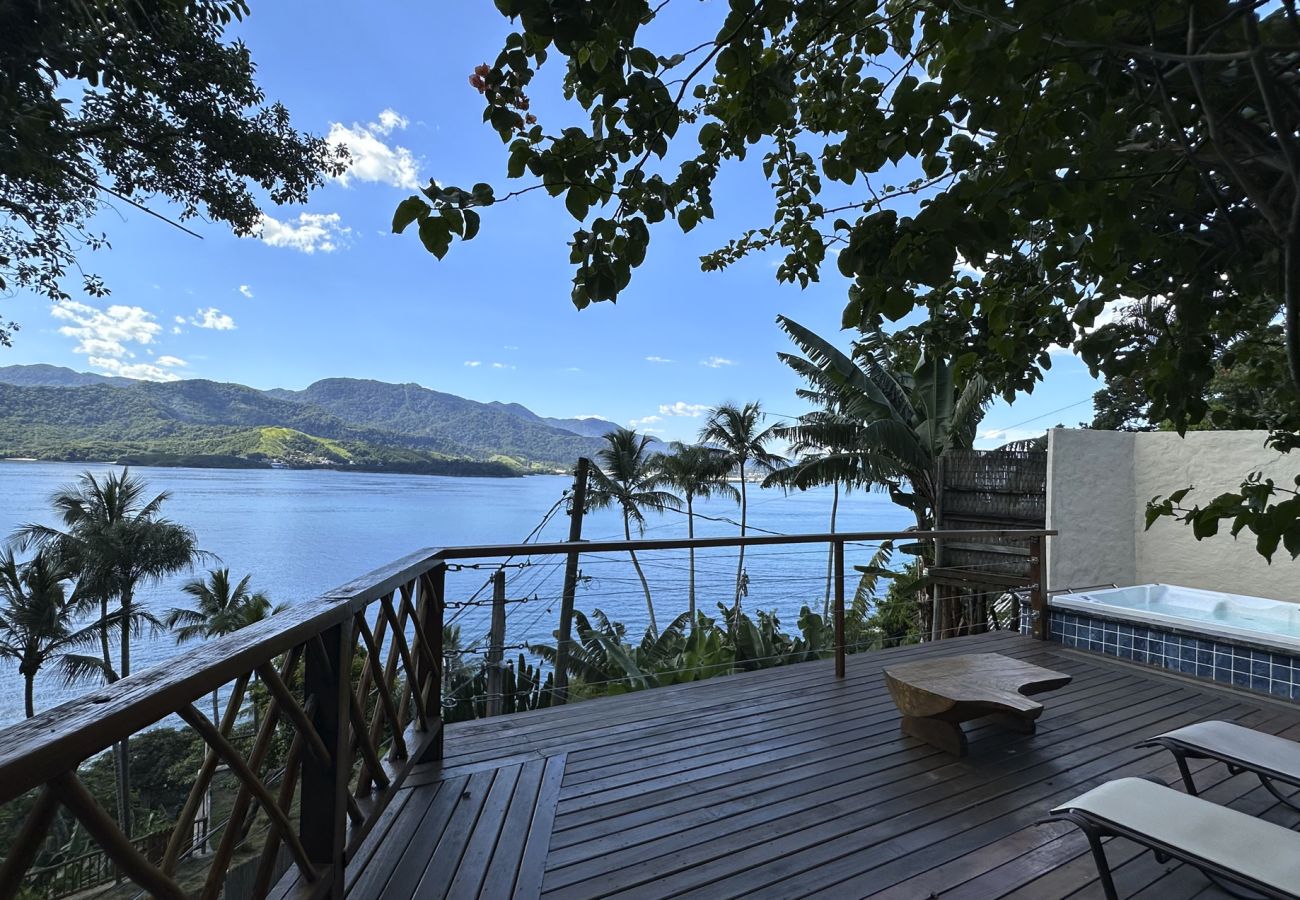 Casa em Ilhabela - Ilhabela: refúgio na natureza c/ vista espetacular Casa em Ilhabela - Ilhabela: refúgio na natureza c/ vista espetacular