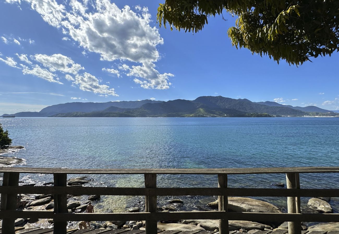 Casa em Ilhabela - Ilhabela: refúgio na natureza c/ vista espetacular Casa em Ilhabela - Ilhabela: refúgio na natureza c/ vista espetacular