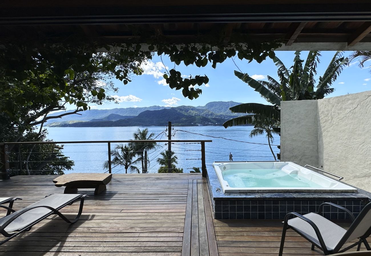 Casa em Ilhabela - Ilhabela: refúgio na natureza c/ vista espetacular Casa em Ilhabela - Ilhabela: refúgio na natureza c/ vista espetacular