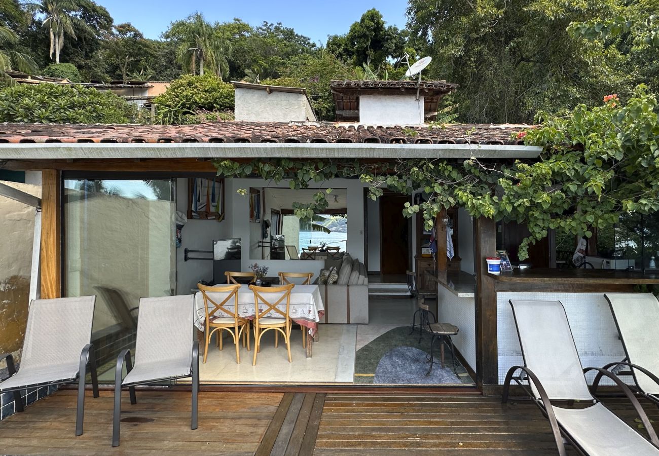 Casa em Ilhabela - Ilhabela: refúgio na natureza c/ vista espetacular Casa em Ilhabela - Ilhabela: refúgio na natureza c/ vista espetacular