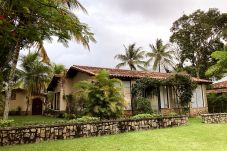 Casa em São Sebastião - Casa linda com Wi-Fi a poucos metros da Praia