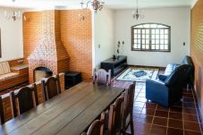 Casa em Piracaia - Chácara com piscina, churrasqueira e hidro