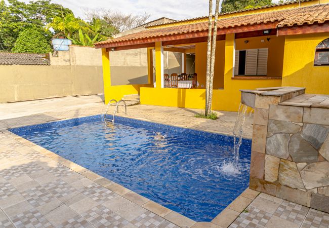 Casa em Itanhaém - Casa c Wi-Fi, piscina e churrasqueira em Itanhaém