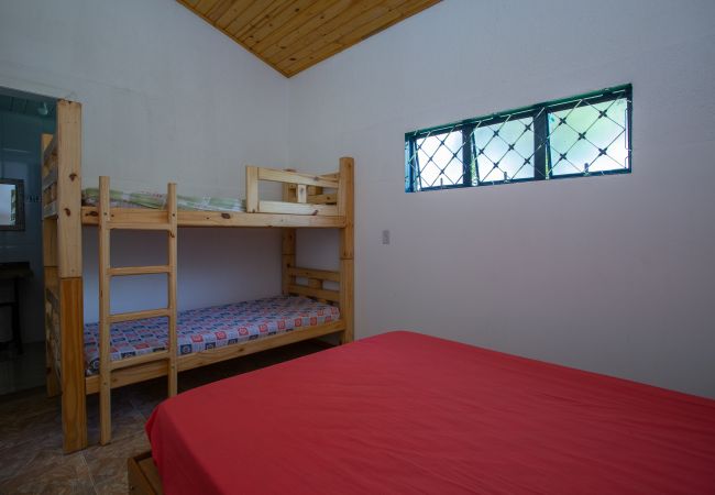 Casa de Campo em Ibiúna - Sítio Martins com lazer completo em Ibiúna - SP Casa de Campo em Ibiúna - Sítio Martins com lazer completo em Ibiúna - SP