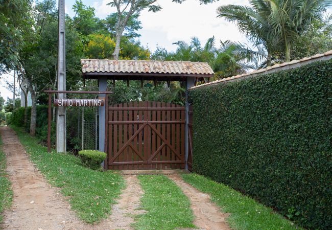 Casa de Campo em Ibiúna - Sítio Martins com lazer completo em Ibiúna - SP Casa de Campo em Ibiúna - Sítio Martins com lazer completo em Ibiúna - SP