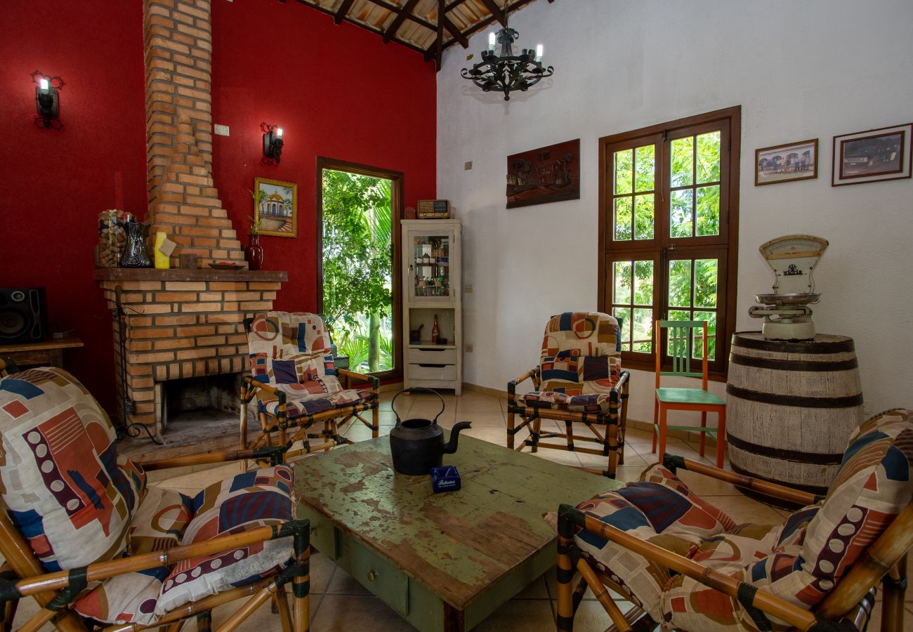 Casa de Campo em Ibiúna - Sítio Martins com lazer completo em Ibiúna - SP Casa de Campo em Ibiúna - Sítio Martins com lazer completo em Ibiúna - SP