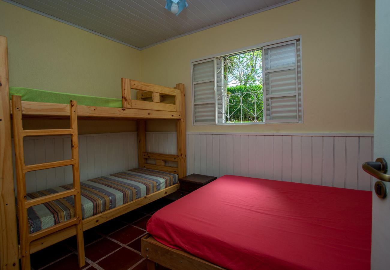 Casa de Campo em Ibiúna - Sítio Martins com lazer completo em Ibiúna - SP Casa de Campo em Ibiúna - Sítio Martins com lazer completo em Ibiúna - SP