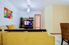 Apartamento em Itapema - Apto à beira-mar com churrasq privativa em Itapema
