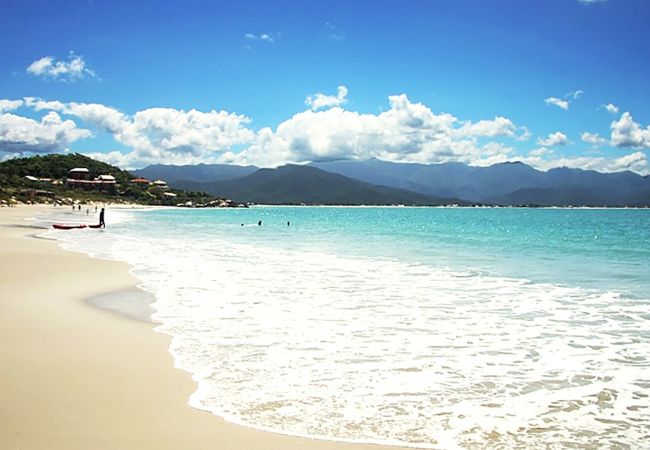 Casa em Palhoça - Casa na praia c WiFi e churrasqueira em Palhoça/SC Casa em Palhoça - Casa na praia c WiFi e churrasqueira em Palhoça/SC