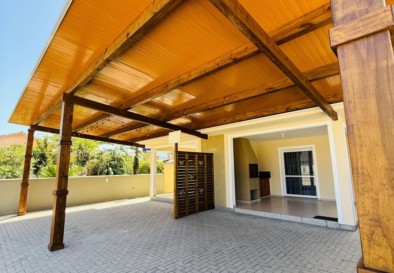 Casa em Palhoça - Casa na praia c WiFi e churrasqueira em Palhoça/SC Casa em Palhoça - Casa na praia c WiFi e churrasqueira em Palhoça/SC