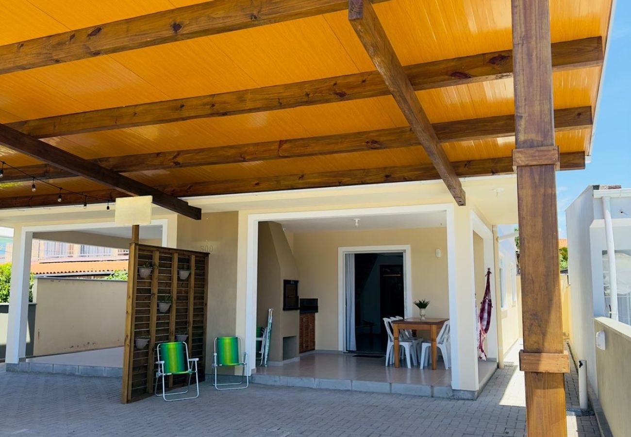 Casa em Palhoça - Casa na praia c WiFi e churrasqueira em Palhoça/SC Casa em Palhoça - Casa na praia c WiFi e churrasqueira em Palhoça/SC