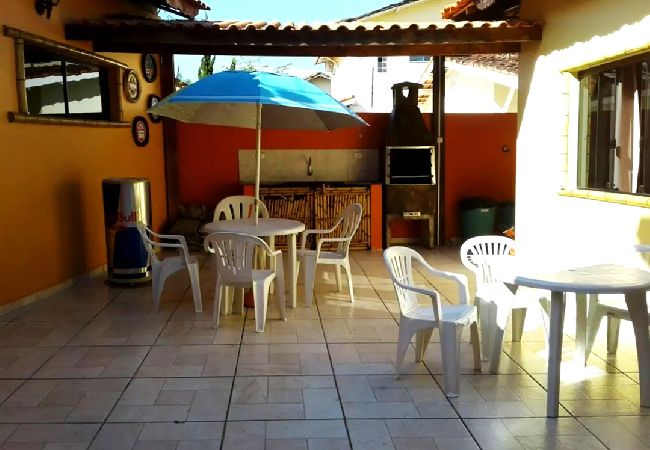 Casa em Bertioga - Casa linda com Piscina e Jogos, pertinho da Praia Casa em Bertioga - Casa linda com Piscina e Jogos, pertinho da Praia