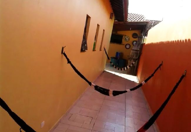 Casa em Bertioga - Casa linda com Piscina e Jogos, pertinho da Praia Casa em Bertioga - Casa linda com Piscina e Jogos, pertinho da Praia