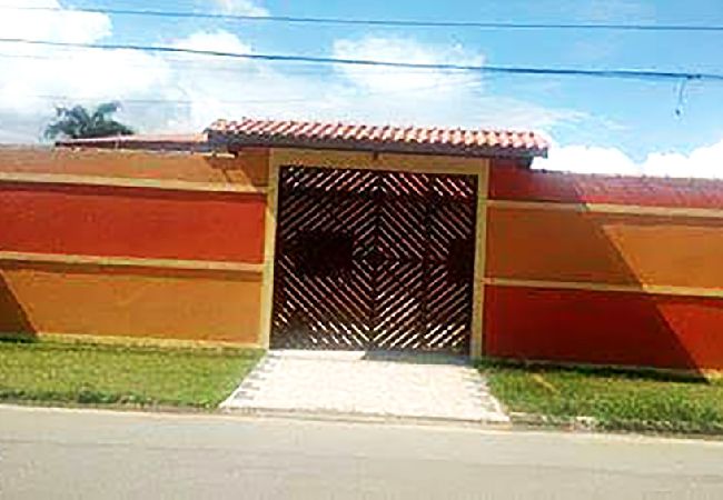 Casa em Bertioga - Casa linda com Piscina e Jogos, pertinho da Praia Casa em Bertioga - Casa linda com Piscina e Jogos, pertinho da Praia