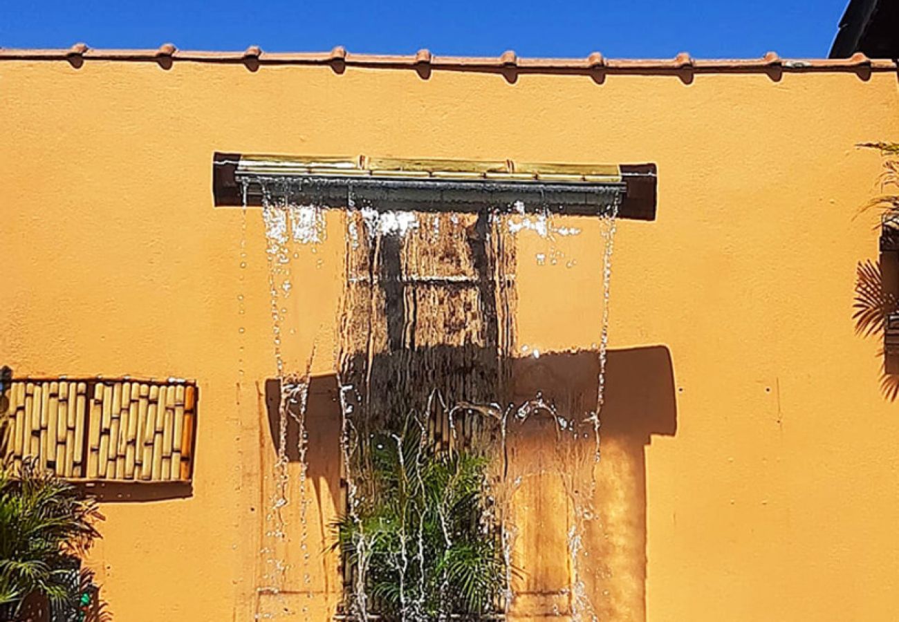 Casa em Bertioga - Casa linda com Piscina e Jogos, pertinho da Praia Casa em Bertioga - Casa linda com Piscina e Jogos, pertinho da Praia