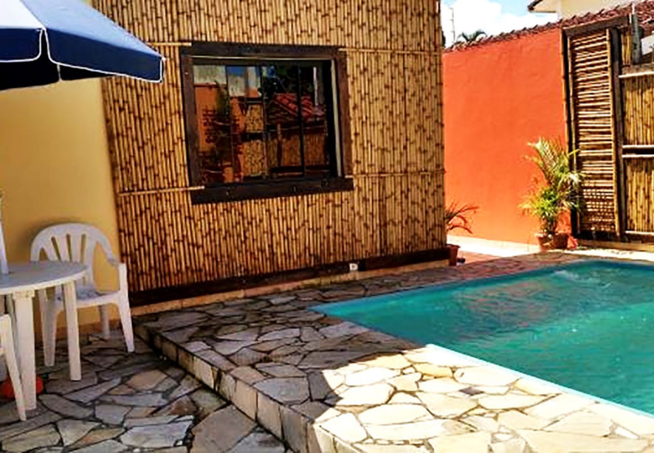 Casa em Bertioga - Casa linda com Piscina e Jogos, pertinho da Praia Casa em Bertioga - Casa linda com Piscina e Jogos, pertinho da Praia